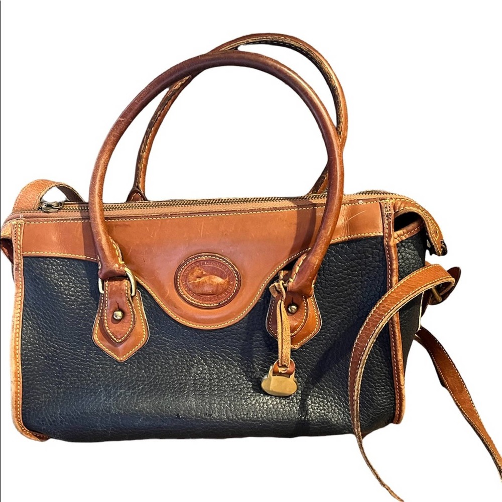 Vtg Dooney & Bourke Navy and Brown Pebbled Leather Crossbody Handle Handbag